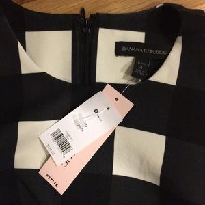 Banana Republic Dresses - NWT! Banana Republic Petite Gingham Sheath Dress Banana Republic Dresses - NWT! Banana Republic Petite Gingham Sheath Dress